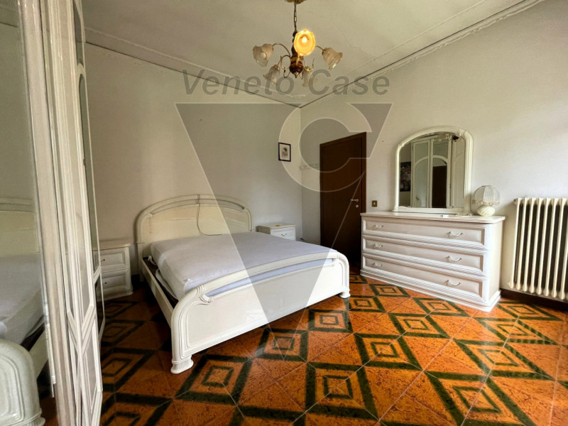 Proponiamo in vendita nel cuore di Villatora, frazione residenziale e tranquilla del comune di Sa...