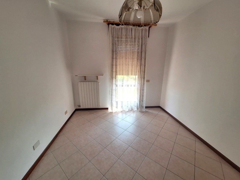 In palazzina dotata di ascensore, proponiamo luminoso appartamento composto da zona giorno con an...