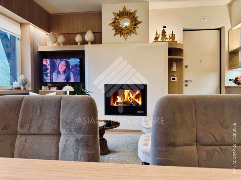 Asiago Immobiliare vi propone un’elegante e piacevole soluzione immobiliare: un bicamere recentem...