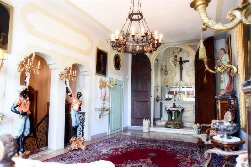 Rif. C355 (per info 338 9387816 Matteo – 340 2242606 Marco)

Immersa nel paesaggio suggestivo del...