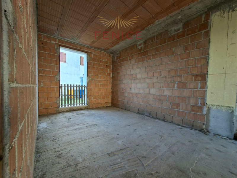 Immagina una casa indipendente dove il verde, la luce e la privacy diventano parte della tua quot...