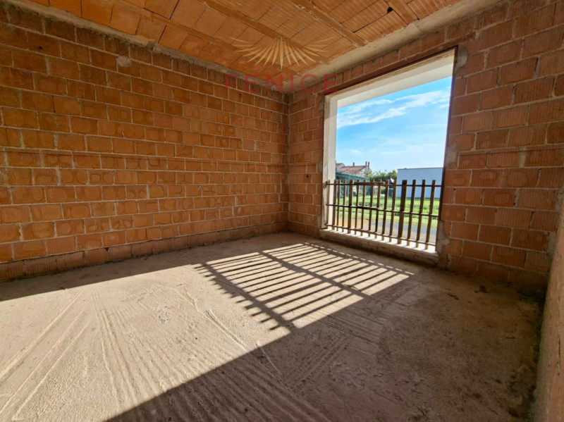 Immagina una casa indipendente dove il verde, la luce e la privacy diventano parte della tua quot...