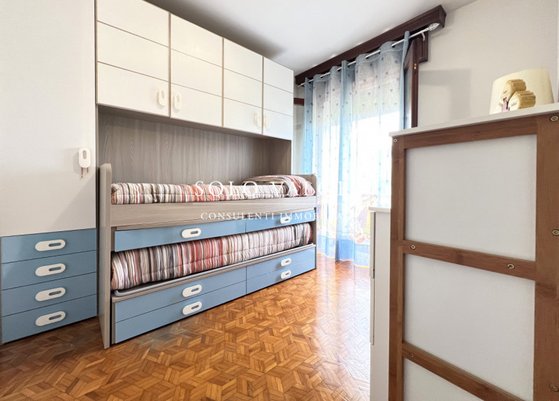 Rif. B491 (per info 338 9387816 Matteo – 340 2242606 Marco)

Questa villetta a schiera centrale, ...