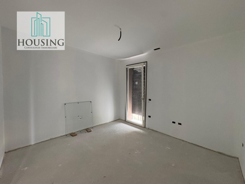 Proponiamo in vendita un esclusivo attico situato al terzo ed ultimo piano di un elegante edifici...