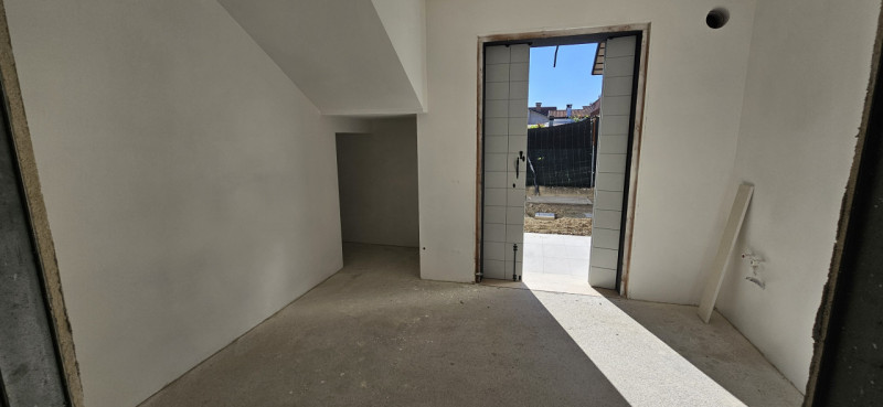 LEGNARO Località Casone. Proponiamo in vendita una nuova porzione di trifamiliare di testa. L’imm...