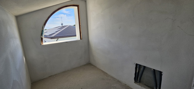 LEGNARO Località Casone. Proponiamo in vendita una nuova porzione di trifamiliare di testa. L’imm...