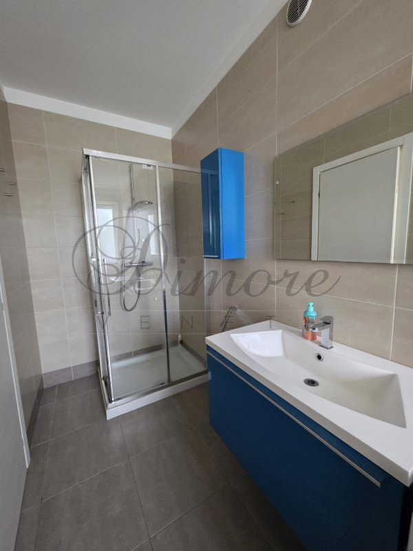 MASSANZAGO - SANDONO: APPARTAMENTO CON 3 CAMERE
In centro a San Dono di Massanzago, in ottimo qua...