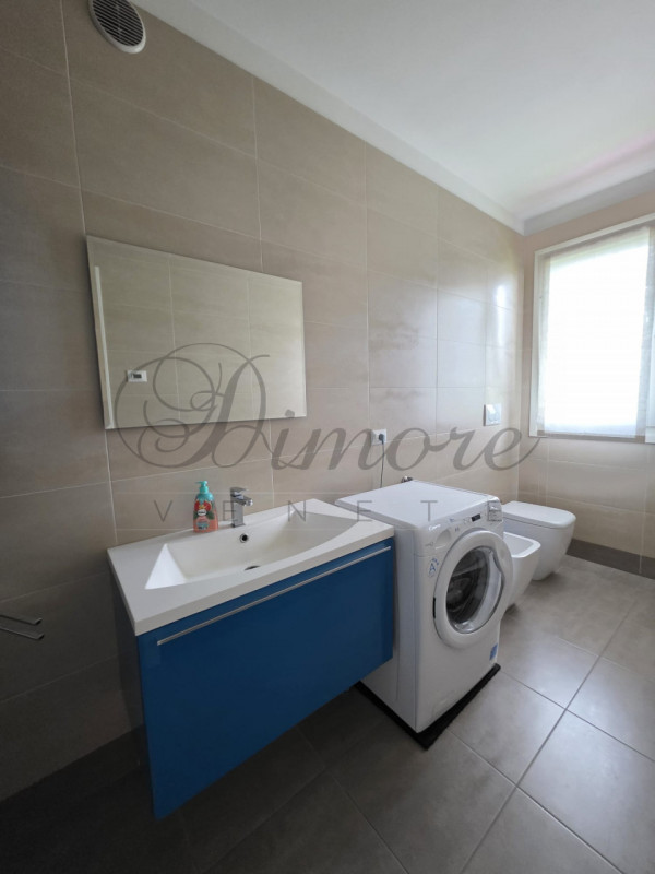 MASSANZAGO - SANDONO: APPARTAMENTO CON 3 CAMERE
In centro a San Dono di Massanzago, in ottimo qua...
