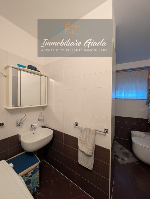 L’immobiliare Giada vi propone questo bell' appartamento al piano terra con giardino privato, sit...