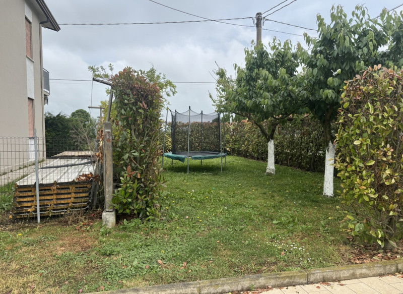In una posizione riservata e immersa nella tranquillità di Lissaro di Mestrino, ma al tempo stess...