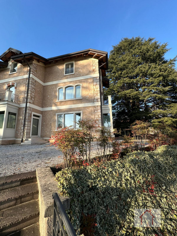 Rif: DV117
X Info - Denis: 340.254.07.85

Piovene Rocchette (VI)

Opportunità unica di investimen...