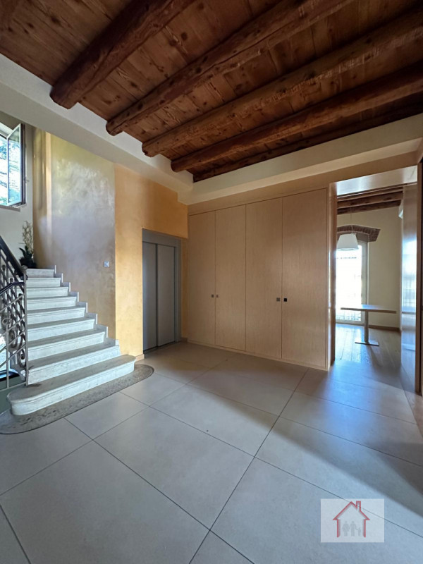 Rif: DV117
X Info - Denis: 340.254.07.85

Piovene Rocchette (VI)

Opportunità unica di investimen...