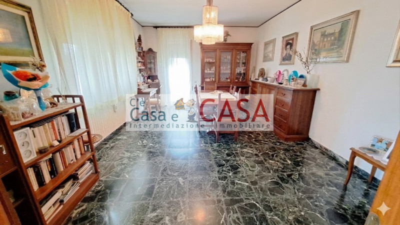 S. DOMENICO: Comoda a tutti i servizi e scuole, su lotto di circa 600mq, quartiere molto tranquil...