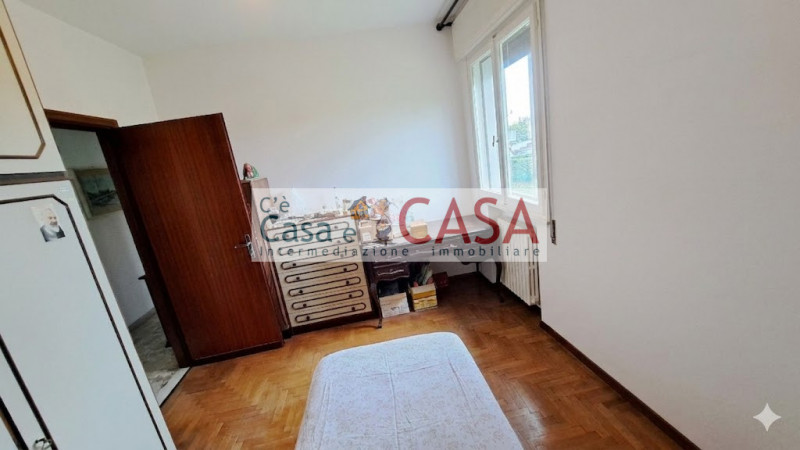 S. DOMENICO: Comoda a tutti i servizi e scuole, su lotto di circa 600mq, quartiere molto tranquil...
