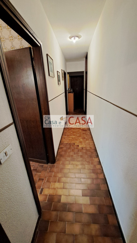 S. DOMENICO: Comoda a tutti i servizi e scuole, su lotto di circa 600mq, quartiere molto tranquil...