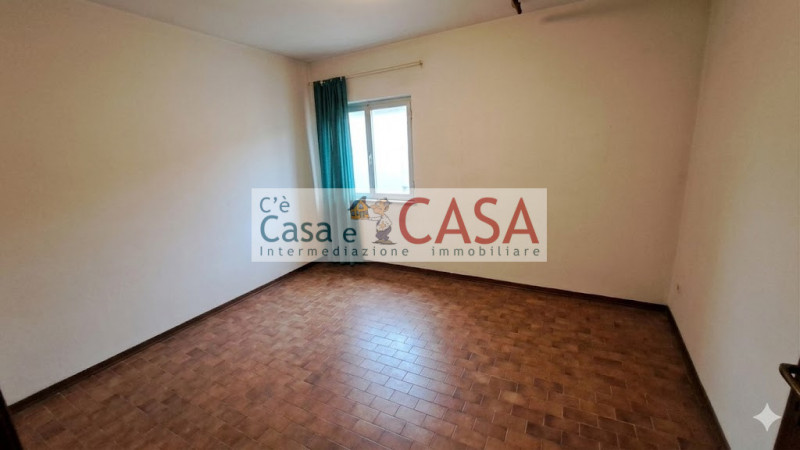 S. DOMENICO: Comoda a tutti i servizi e scuole, su lotto di circa 600mq, quartiere molto tranquil...