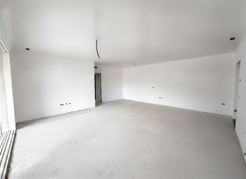 Situato in Viale Delle Terme, proponiamo un appartamento al primo piano all'interno di un elegant...