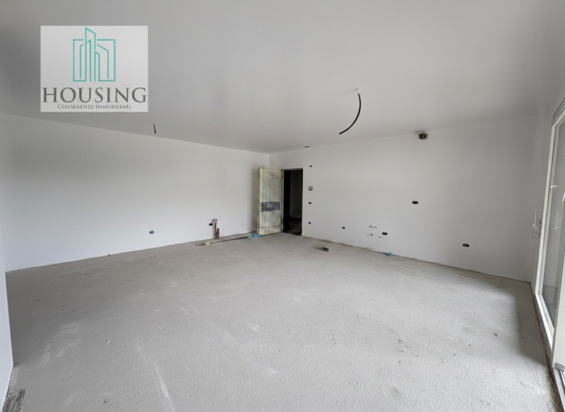 Situato in Viale Delle Terme, proponiamo un appartamento al primo piano all'interno di un elegant...