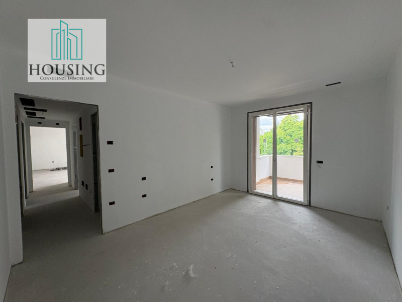 Situato in Viale Delle Terme, proponiamo un appartamento al primo piano all'interno di un moderno...
