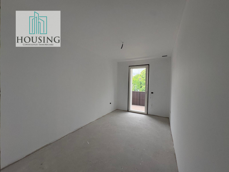 Situato in Viale Delle Terme, proponiamo un appartamento al primo piano all'interno di un moderno...