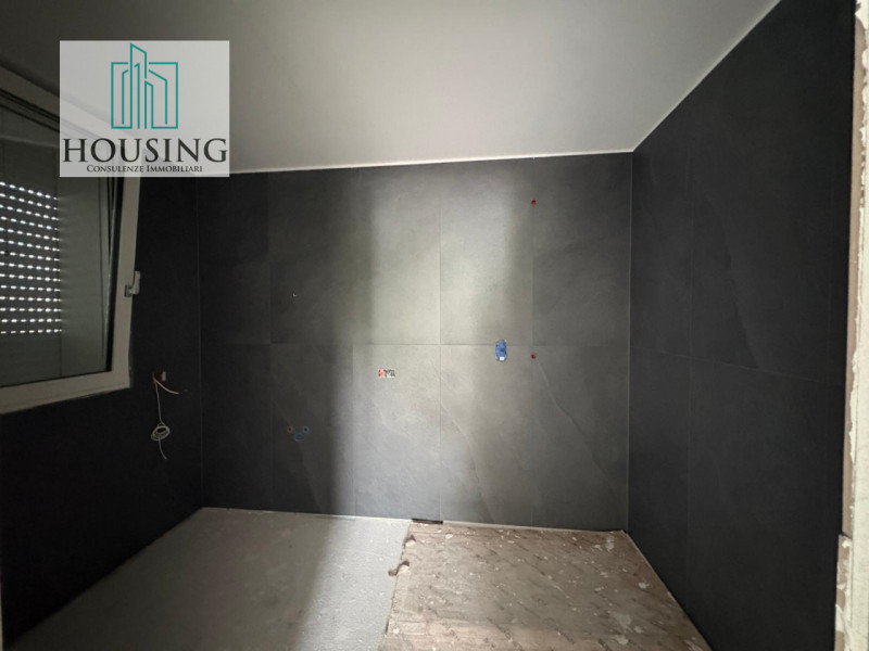 Situato in Viale Delle Terme, proponiamo un appartamento al primo piano all'interno di un moderno...