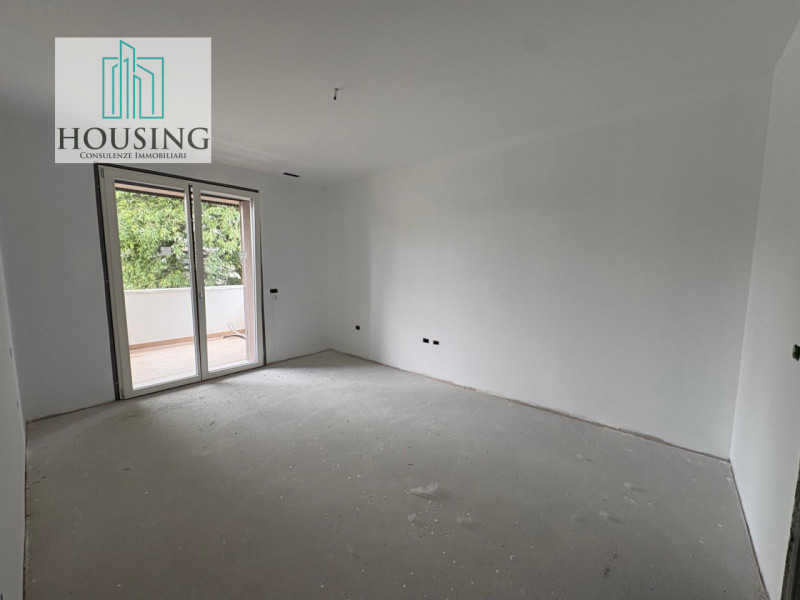 Situato in Viale Delle Terme, proponiamo un appartamento al primo piano all'interno di un moderno...