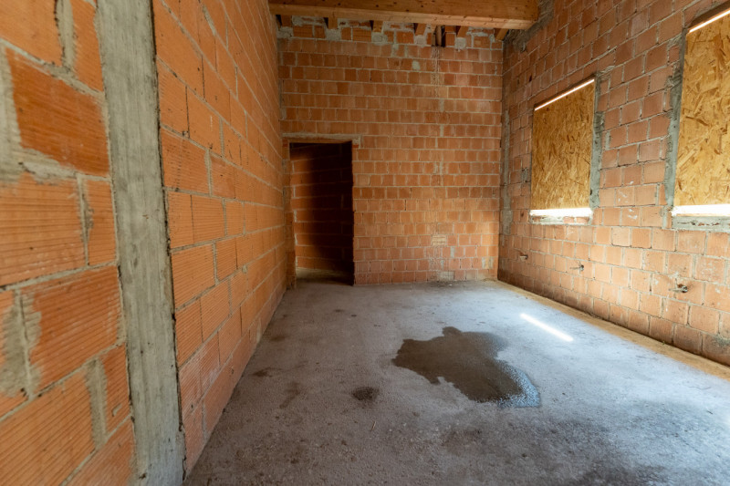Nel cuore del paese, inserita in un elegante quartiere residenziale, proponiamo in vendita un'aff...