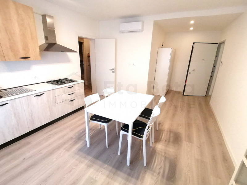 In una zona tranquilla nel quartiere Oltre Brenta, proponiamo un bellissimo appartamento trilocal...