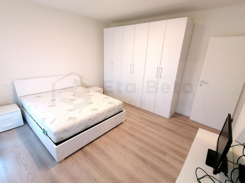 In una zona tranquilla nel quartiere Oltre Brenta, proponiamo un bellissimo appartamento trilocal...