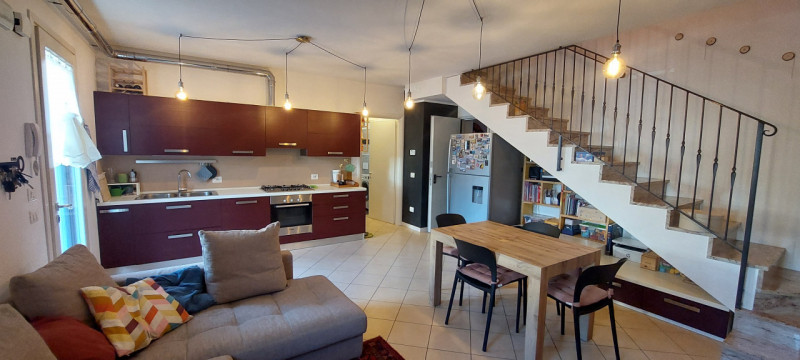 Vuoi la libertà di una Casa Indipendente e la comodità di un Appartamento?
Ecco per te un splendi...