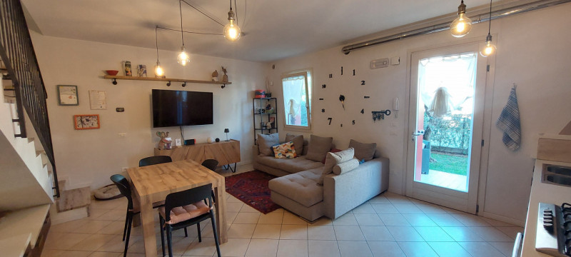 Vuoi la libertà di una Casa Indipendente e la comodità di un Appartamento?
Ecco per te un splendi...