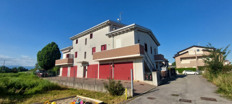 Vuoi la libertà di una Casa Indipendente e la comodità di un Appartamento?
Ecco per te un splendi...