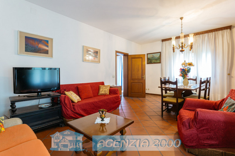 OCCASIONE IMPERDIBILE AD ARRE !!! BELLA PORZIONE DI BIFAMILIARE IN ORIZZONTALE DAI GRANDI SPAZI C...