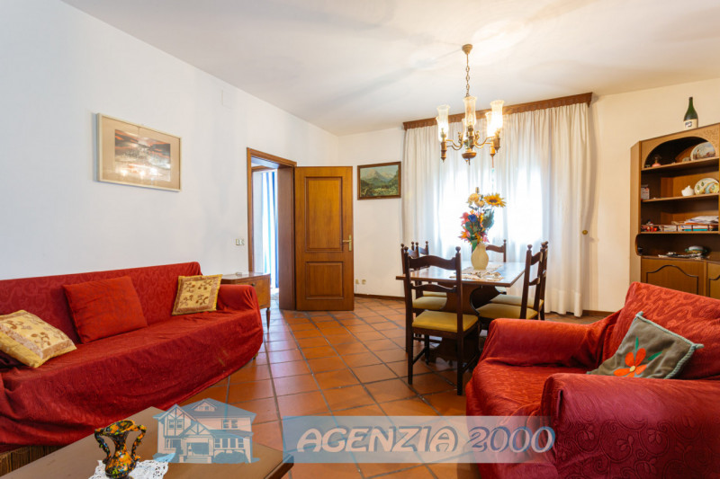 OCCASIONE IMPERDIBILE AD ARRE !!! BELLA PORZIONE DI BIFAMILIARE IN ORIZZONTALE DAI GRANDI SPAZI C...