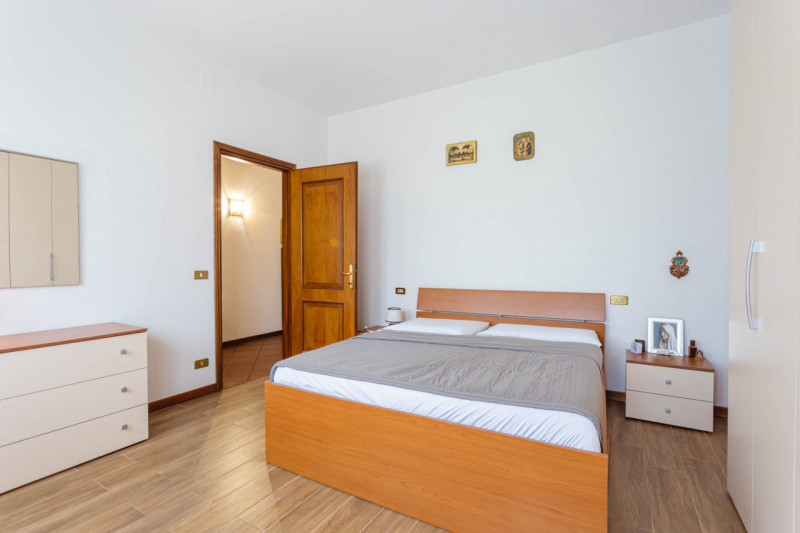 OCCASIONE IMPERDIBILE AD ARRE !!! BELLA PORZIONE DI BIFAMILIARE IN ORIZZONTALE DAI GRANDI SPAZI C...