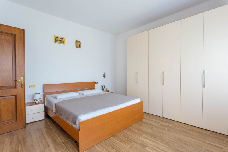 OCCASIONE IMPERDIBILE AD ARRE !!! BELLA PORZIONE DI BIFAMILIARE IN ORIZZONTALE DAI GRANDI SPAZI C...