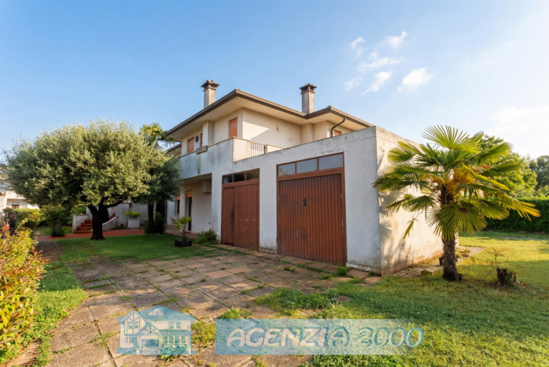 OCCASIONE IMPERDIBILE AD ARRE !!! BELLA PORZIONE DI BIFAMILIARE IN ORIZZONTALE DAI GRANDI SPAZI C...