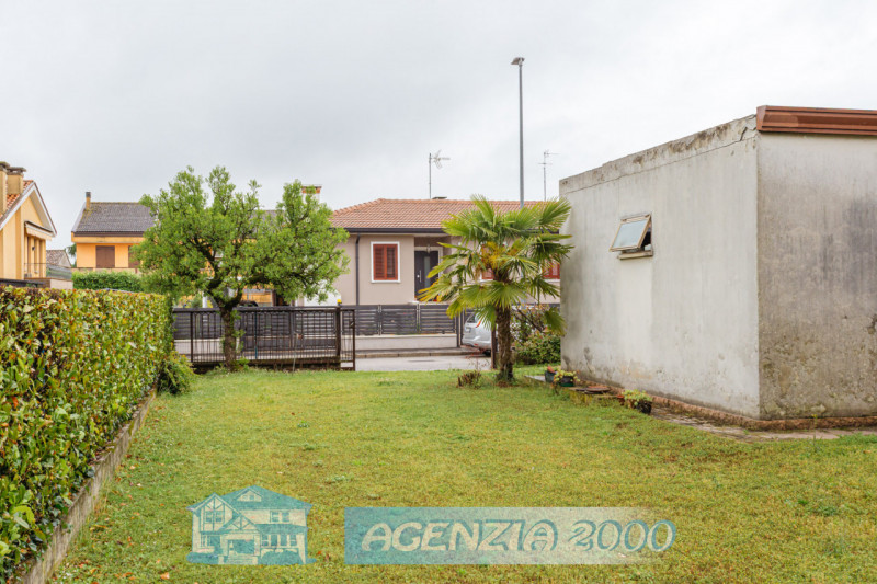 OCCASIONE IMPERDIBILE AD ARRE !!! BELLA PORZIONE DI BIFAMILIARE IN ORIZZONTALE DAI GRANDI SPAZI C...