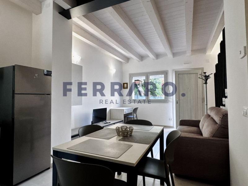 Treviso, zona Sant'Antonino, Codice YA8

Proponiamo in affitto moderno appartamento disposto su d...