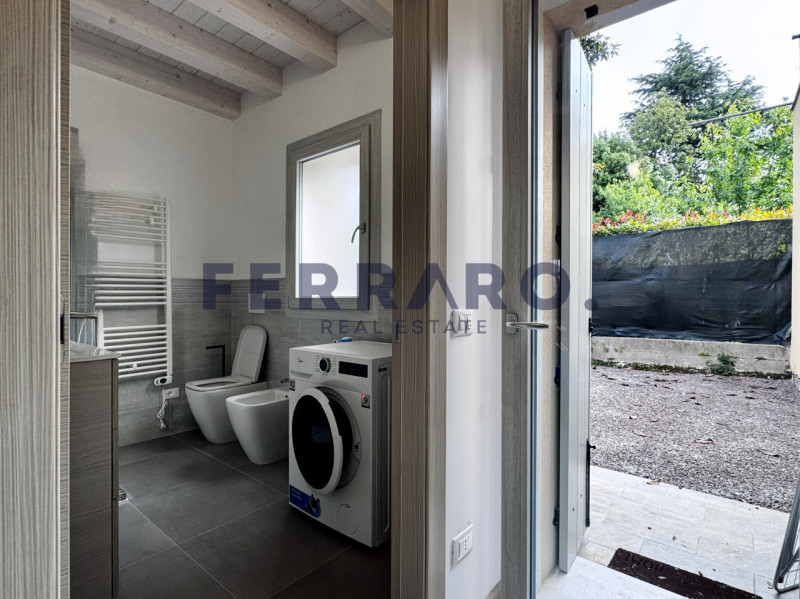 Treviso, zona Sant'Antonino, Codice YA8

Proponiamo in affitto moderno appartamento disposto su d...