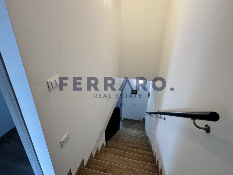 Treviso, zona Sant'Antonino, Codice YA8

Proponiamo in affitto moderno appartamento disposto su d...