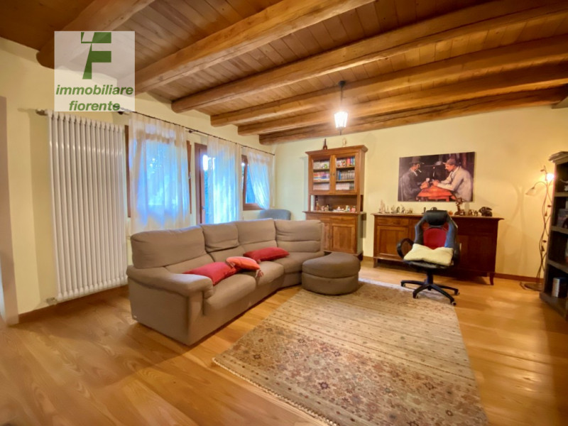 Nel cuore di Pontevigodarzere, una delle zone residenziali più richieste e ben servite di Padova,...
