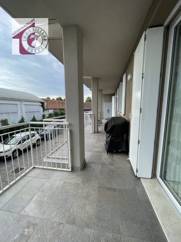 Vendesi PIAZZOLA SUL BRENTA CENTRO APPARTAMENTO AL PIANO PRIMO, recentissimo del 2018. L'immobile...