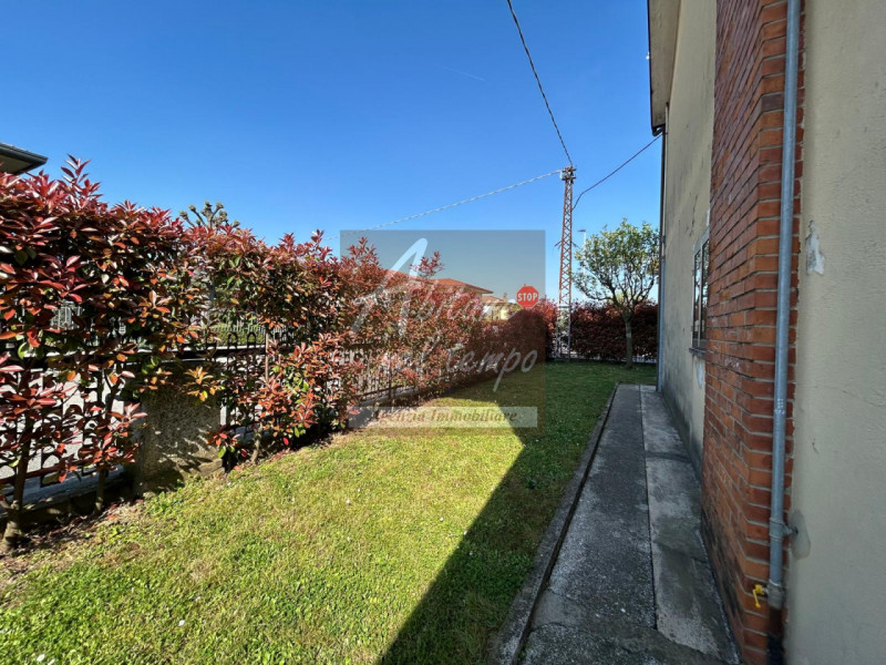CITTADELLA (PD) - VIA MATTEOTTI

In contesto silenzioso e comodo al centro storico, proponiamo in...