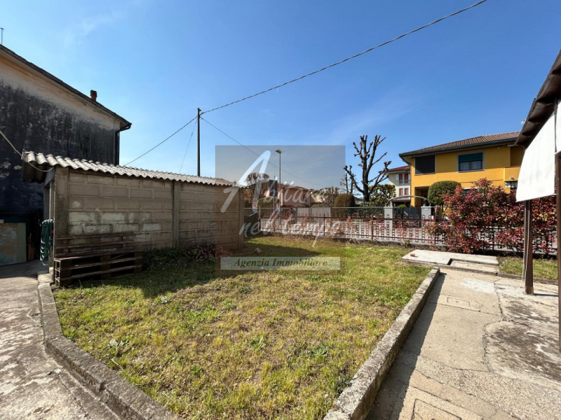 CITTADELLA (PD) - VIA MATTEOTTI

In contesto silenzioso e comodo al centro storico, proponiamo in...