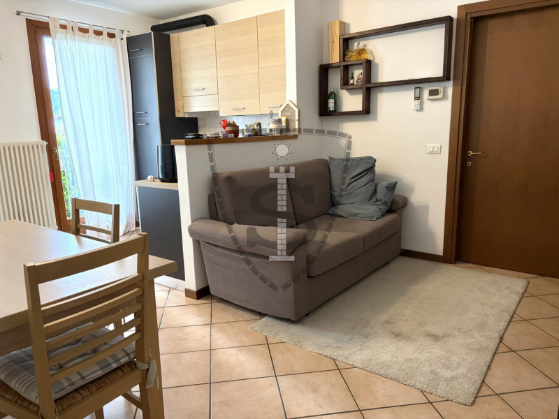 Sei alla ricerca di un appartamento completamente arredato? Questa soluzione a Marostica, precisa...