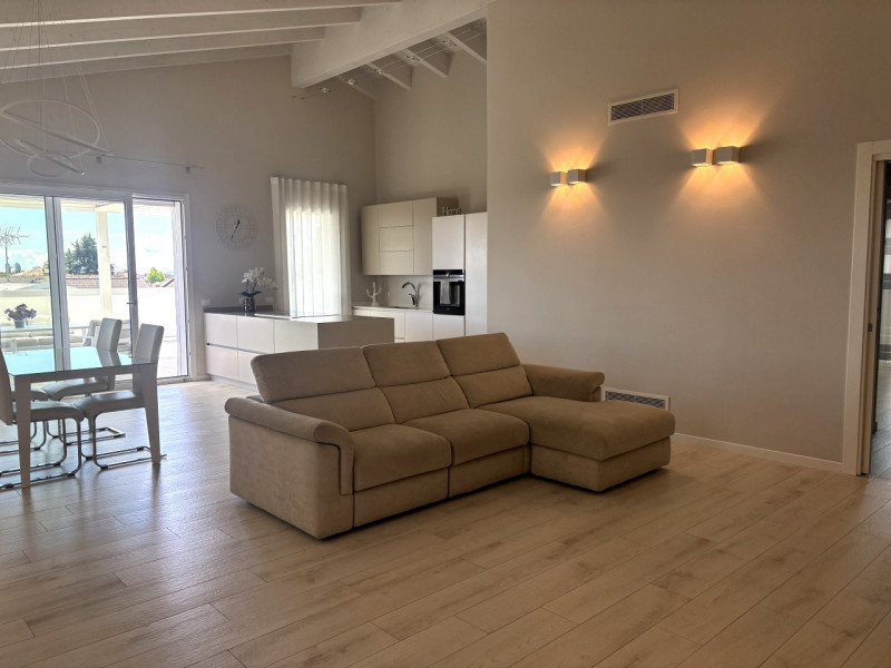 In posizione centrale e strategica a Villafranca Padovana, all’interno di un contesto residenzial...