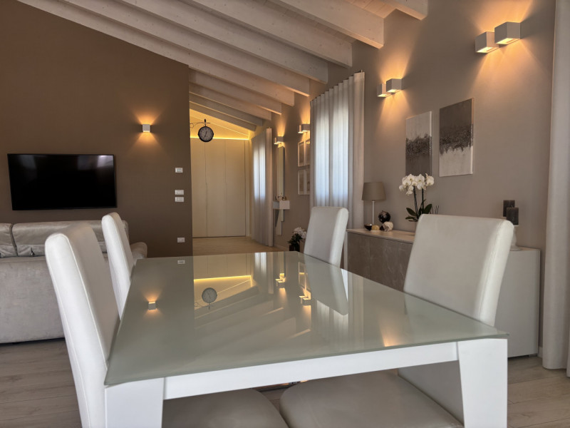 In posizione centrale e strategica a Villafranca Padovana, all’interno di un contesto residenzial...