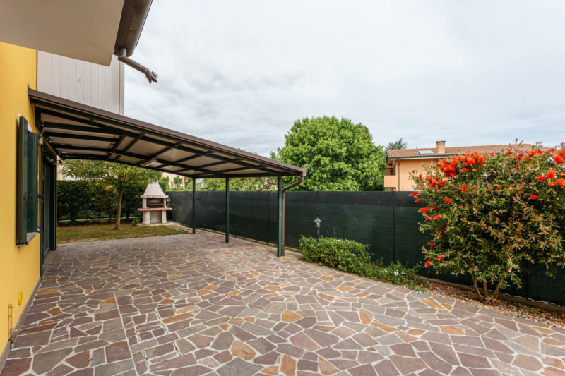 A pochi chilometri da Conselve, in una delle zone più tranquille di Terrassa Padovana, proponiamo...