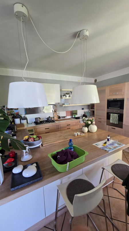 Nel centro di Salgareda, proponiamo in vendita una splendida casa singola di ben 210 mq, ideale p...